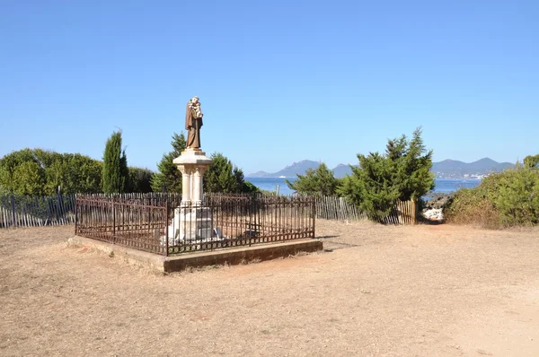 Santuario de la carretera en la isla Saint Honorat Francia — Foto de Stock