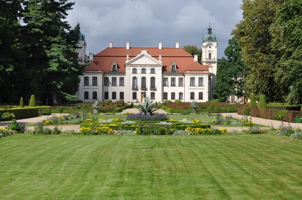 Pologne Palais Kozlowka avec jardin — Photo
