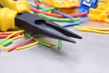 Elektrikçi ve kablolar için Araçlar