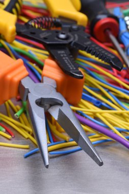 Elektrikli Araçlar ve elektrik tesisatı kullanılan kablo