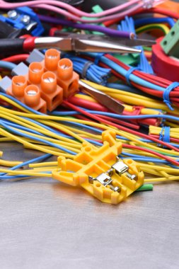 Elektrikli Araçlar ve elektrik tesisatı kullanılan kablo