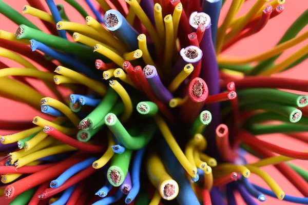 Grup renkli elektrik kabloları — Stok fotoğraf
