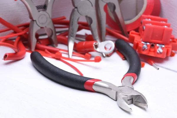 Grupp av elektriska verktyg och kabel — Stockfoto