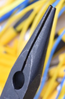 Elektrik pense ve kabloları