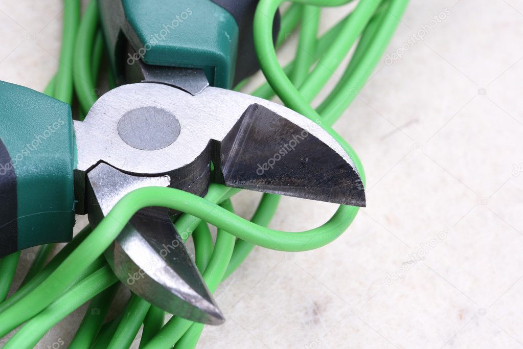Electrical pliers and cables