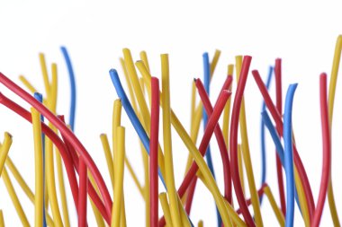 renkli elektrik kabloları