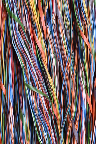 Cables y cables eléctricos coloridos, red de datos —  Fotos de Stock