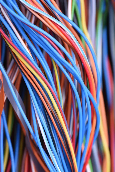 Kabel und Draht in Internet-Netzwerksystemen — Stockfoto