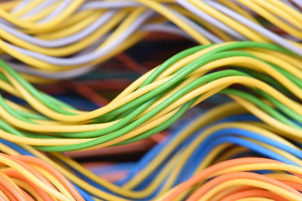 Kabel und Draht in Internet-Netzwerksystemen — Stockfoto