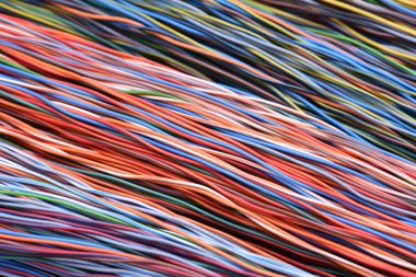 bilgisayar ve internet ağının renkli kablo