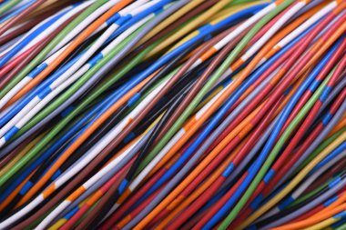 Kablolar ve teller portre