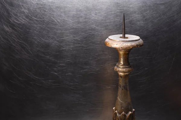 오래 된 도금된 촛대 — 스톡 사진
