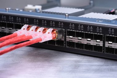 Teknoloji cihazlar ağ anahtarı Ethernet kablosu ile