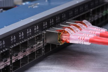 Teknoloji cihazlar ağ anahtarı Ethernet kablosu ile