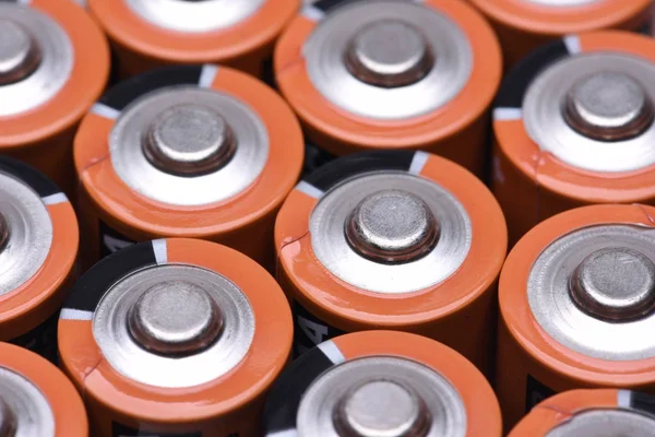 Batterie alcaline formato AA con messa a fuoco selettiva — Foto Stock