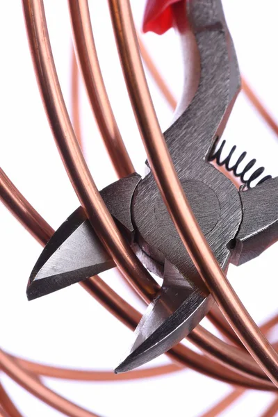 Copper wire and cutting tool — Stock Photo, Image