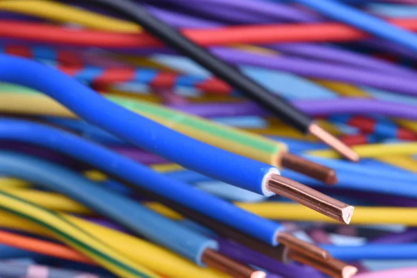 Barevný elektrický kabel — Stock fotografie