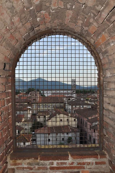 Régi Város Lucca Egy Ablakkeret — Stock Fotó