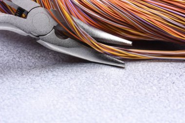 Aracı ve elektrik ev yüklemelerinde kullanılan kablo