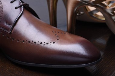 Erkek Ayakkabı ve yüksek topuk ayakkabı şehvetli