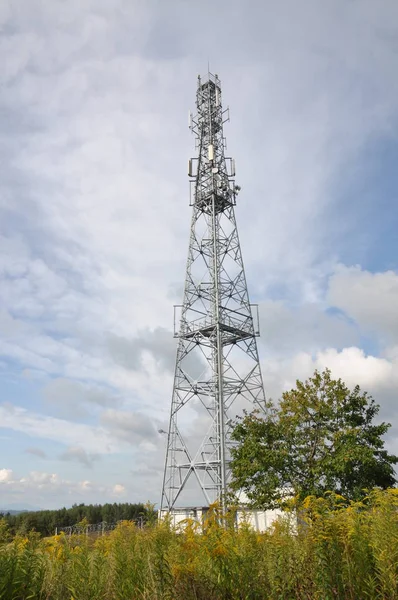 kulesini mavi gökyüzü