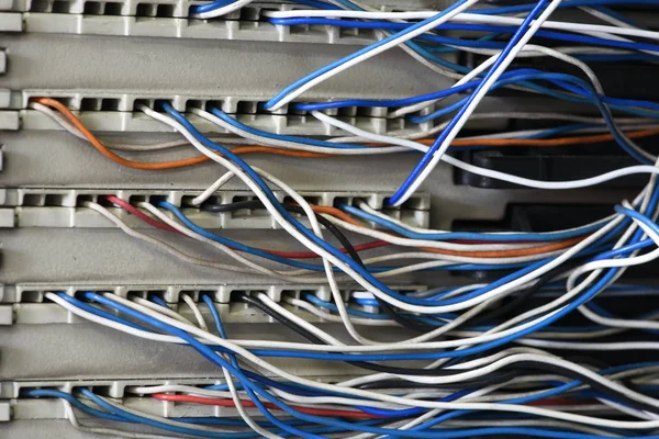 Telekomünikasyon ana dağıtım çerçeve kabloları ile — Stok fotoğraf