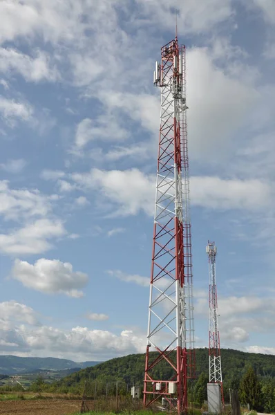 Torre Comunicação Uma Colina — Fotografia de Stock
