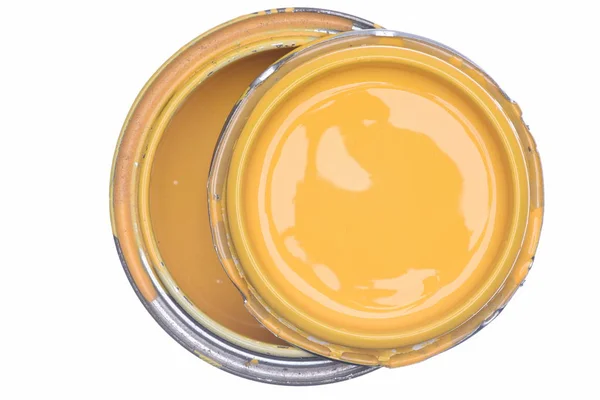 Tinta Amarela Pode Isolado Fundo Branco Diretamente Acima — Fotografia de Stock