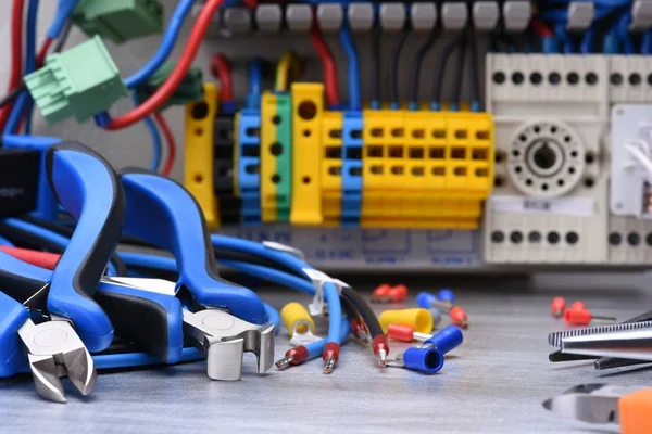 Elektrisches Werkzeug Und Komponente Montage Schaltschrank — Stockfoto