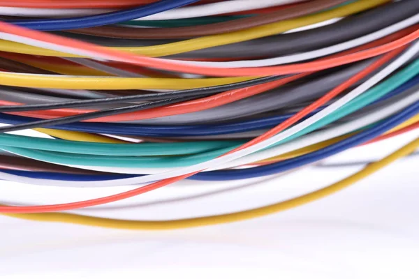 电信网络系统中的彩色电缆 — 图库照片