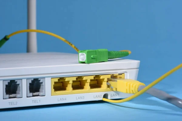 Router Inalámbrico Con Cable Conexión Red Cable Óptico — Foto de Stock