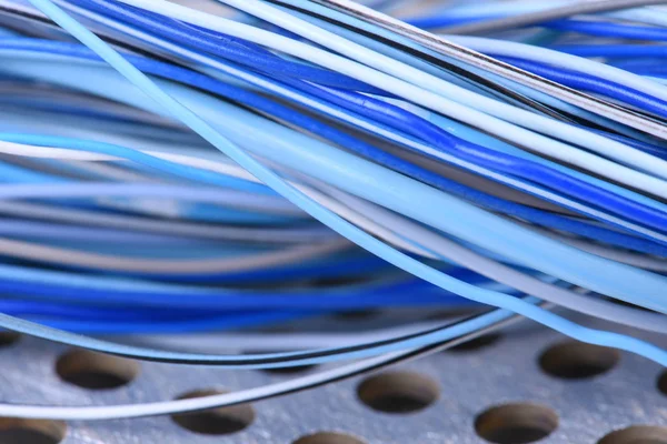Cables Eléctricos Sobre Fondo Metálico — Foto de Stock
