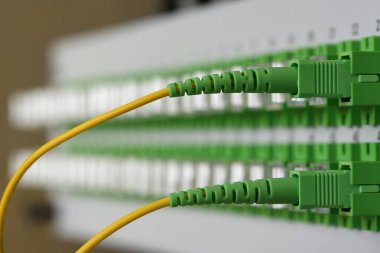 Optik dağıtım Masası bağlı yama kablosu kablosu ile