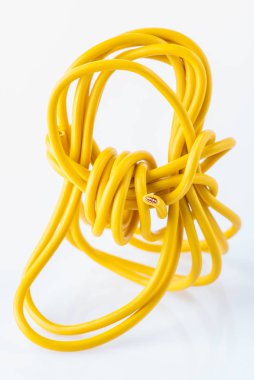 Elektrik kablosu atığı.