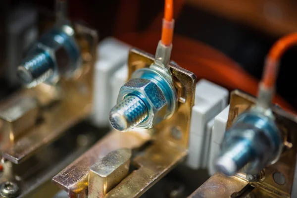 Kalın bağlantı kablosuna sahip güç kaynağı sanayi araçları