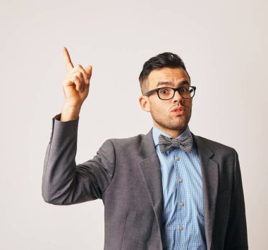 Şık genç iş adamı. Yeni bir fikri var.