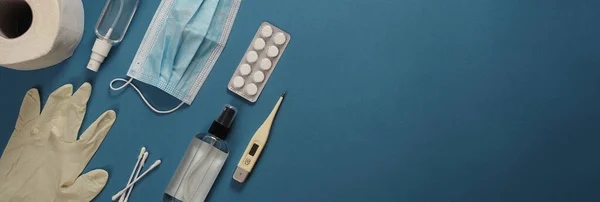 Coronavirus önleme ekipmanları covid-19. İlaçlar. Bir virüs salgını. Sağlık, sağlık. Koru kendini. Sağlıklı Yaşam Biçimi. Boşluğu Kopyala