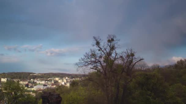 Caducidade do tempo da noite na cidade de Lviv — Vídeo de Stock