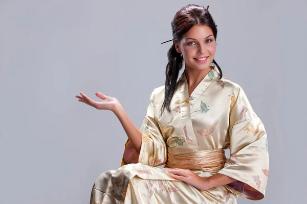 Young Beautiful Woman In Japanese National Clothing — Stock Photo, Image