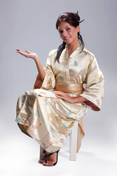 Young Beautiful Woman In Japanese National Clothing — Stock Photo, Image