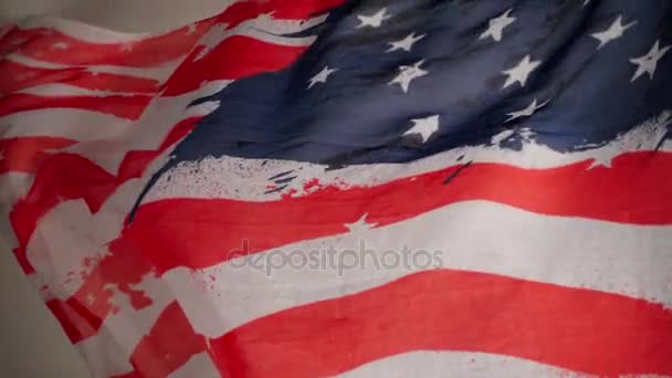 Машущий американским флагом — стоковое видео