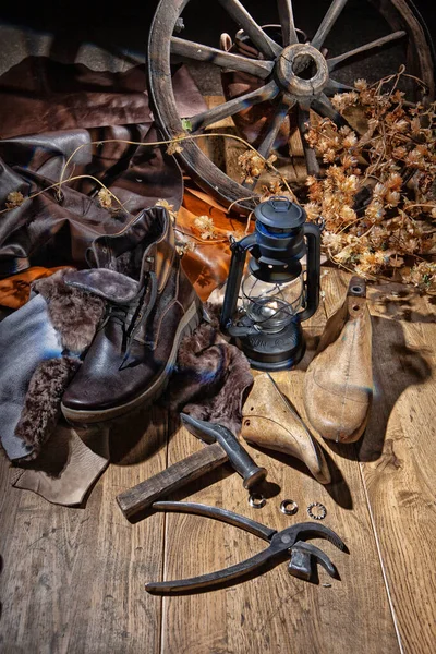 Zapatos Herramientas Para Calzado Piezas Cuero Sobre Fondo Estudio —  Fotos de Stock