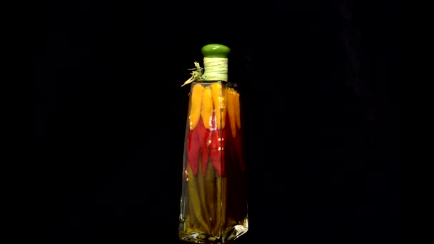 Inlagda grönsaker flaska — Stockvideo