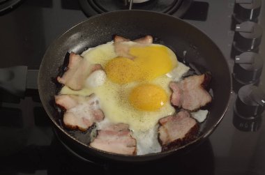 sahanda yumurta ve jambon