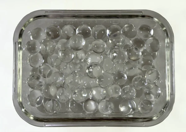 長方形のガラスのボウルでシリコン ボール — ストック写真