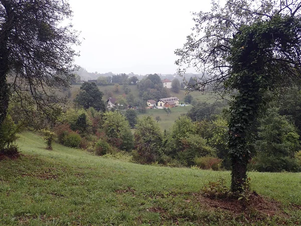 Pueblo en el valle — Foto de Stock