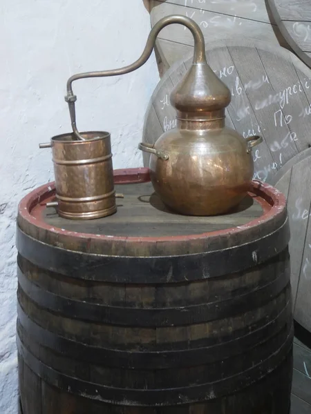 Il dispositivo per ottenere alcol cognac — Foto Stock