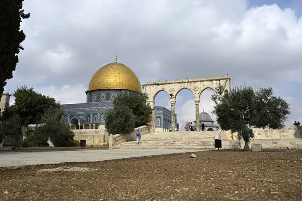 The Dome of the Roc - Μουσουλμανικό ιερό πάνω από το πέτρινο θεμέλιο — Φωτογραφία Αρχείου