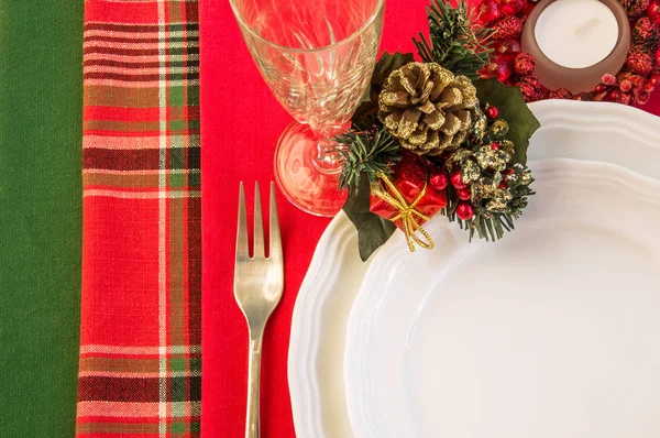 Cenário de mesa de Natal com vela . — Fotografia de Stock