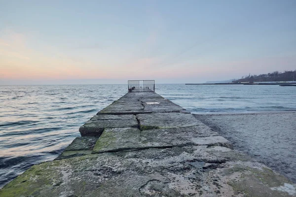 Steinpier und Meer — Stockfoto